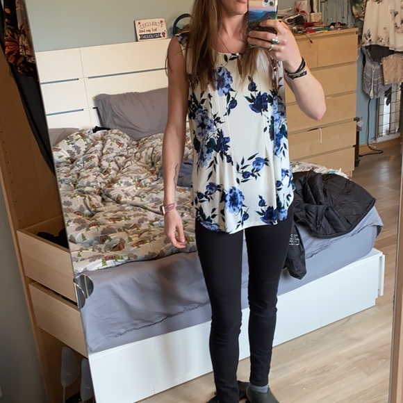 Rickis M top floral cream and blue - Picture 4 of 6